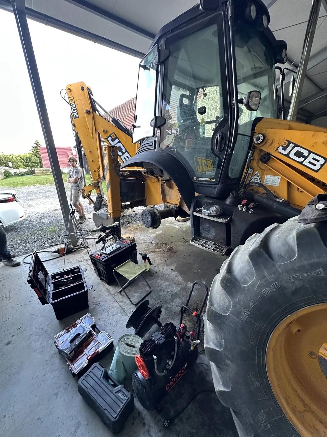 Foto 8 der Reparatur — Kraftstofftank-Reparatur JCB 3CX — Bolesławiec