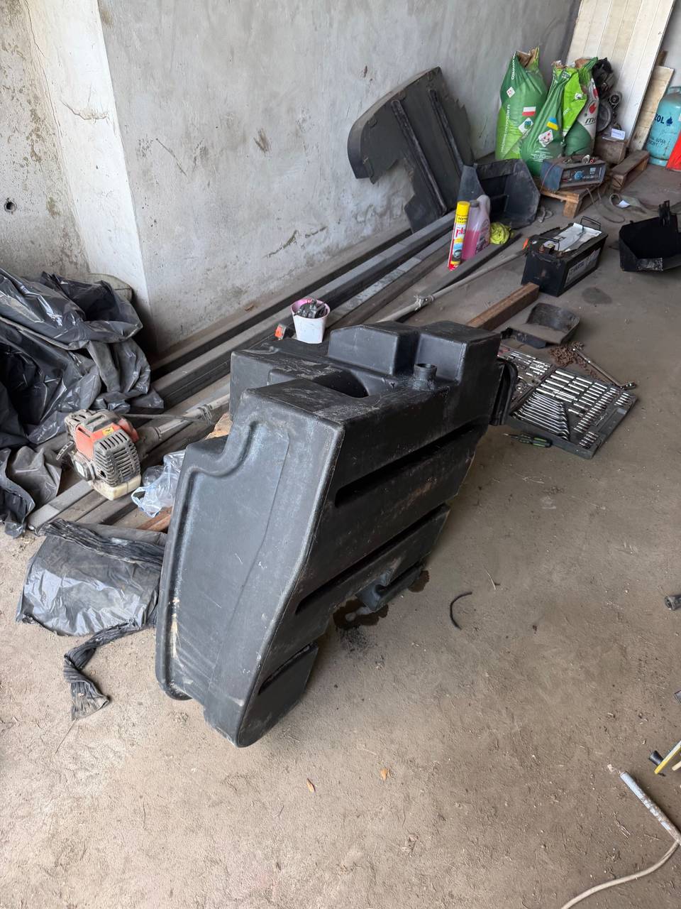 Foto 18 der Reparatur — Kraftstofftank-Reparatur Case Puma 180 — Uhnin