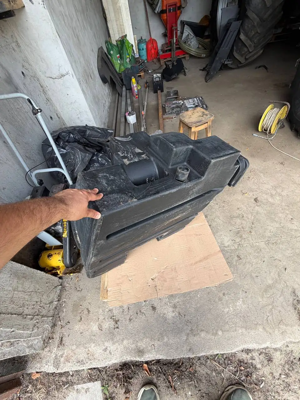 Foto 4 der Reparatur — Kraftstofftank-Reparatur Case Puma 180 — Uhnin