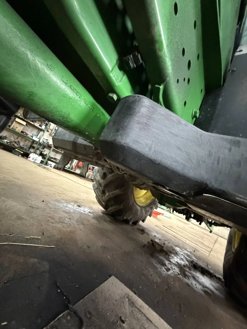 Foto 14 der Reparatur — Kraftstofftank-Reparatur John Deere 6195M — Zajdy