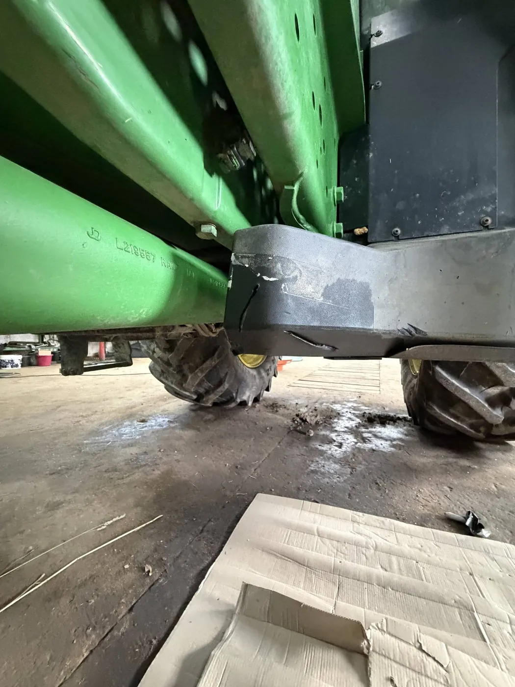 Kraftstofftank — John Deere 6195M