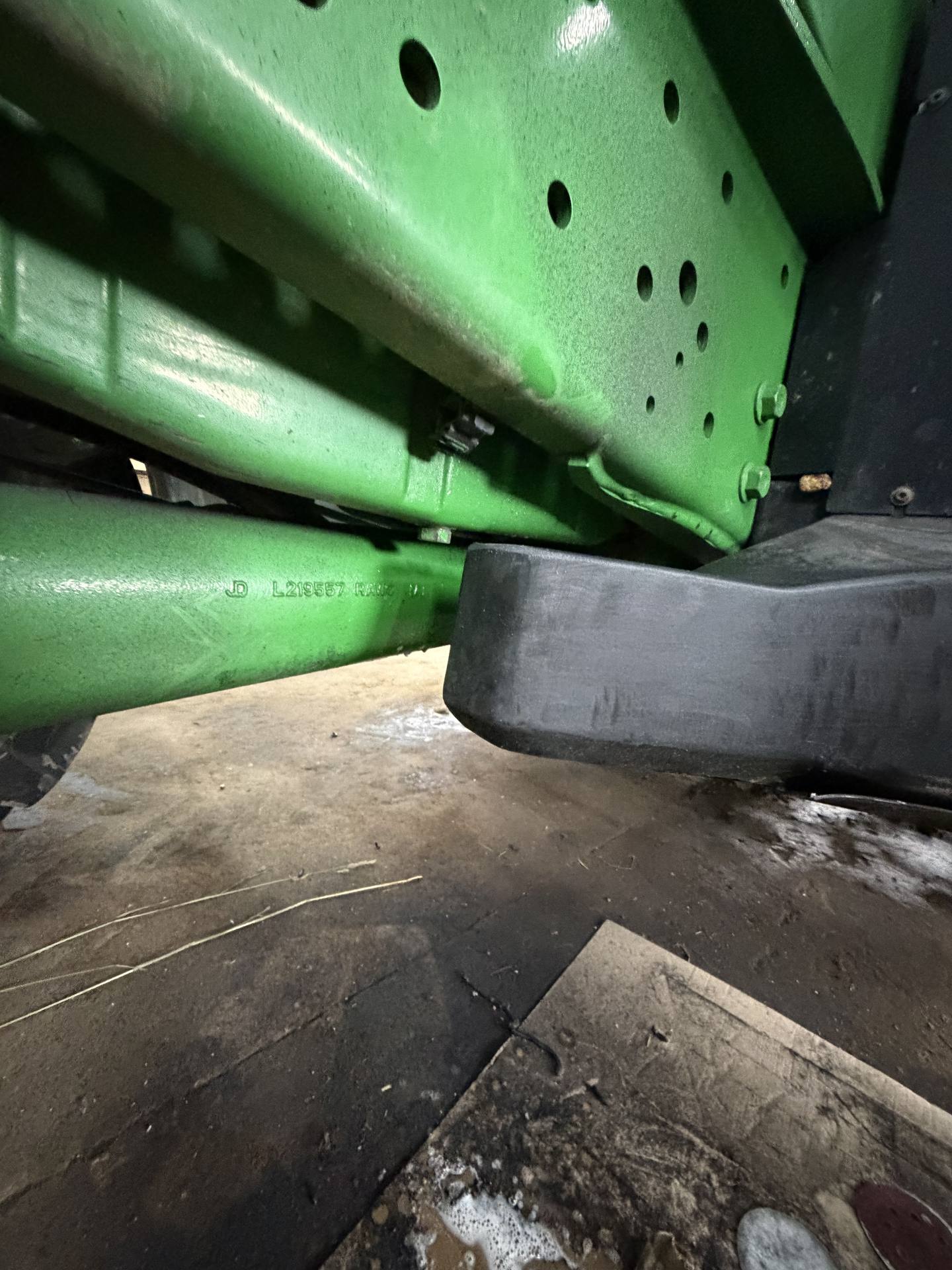 Foto 23 der Reparatur — Kraftstofftank-Reparatur John Deere 6195M — Zajdy