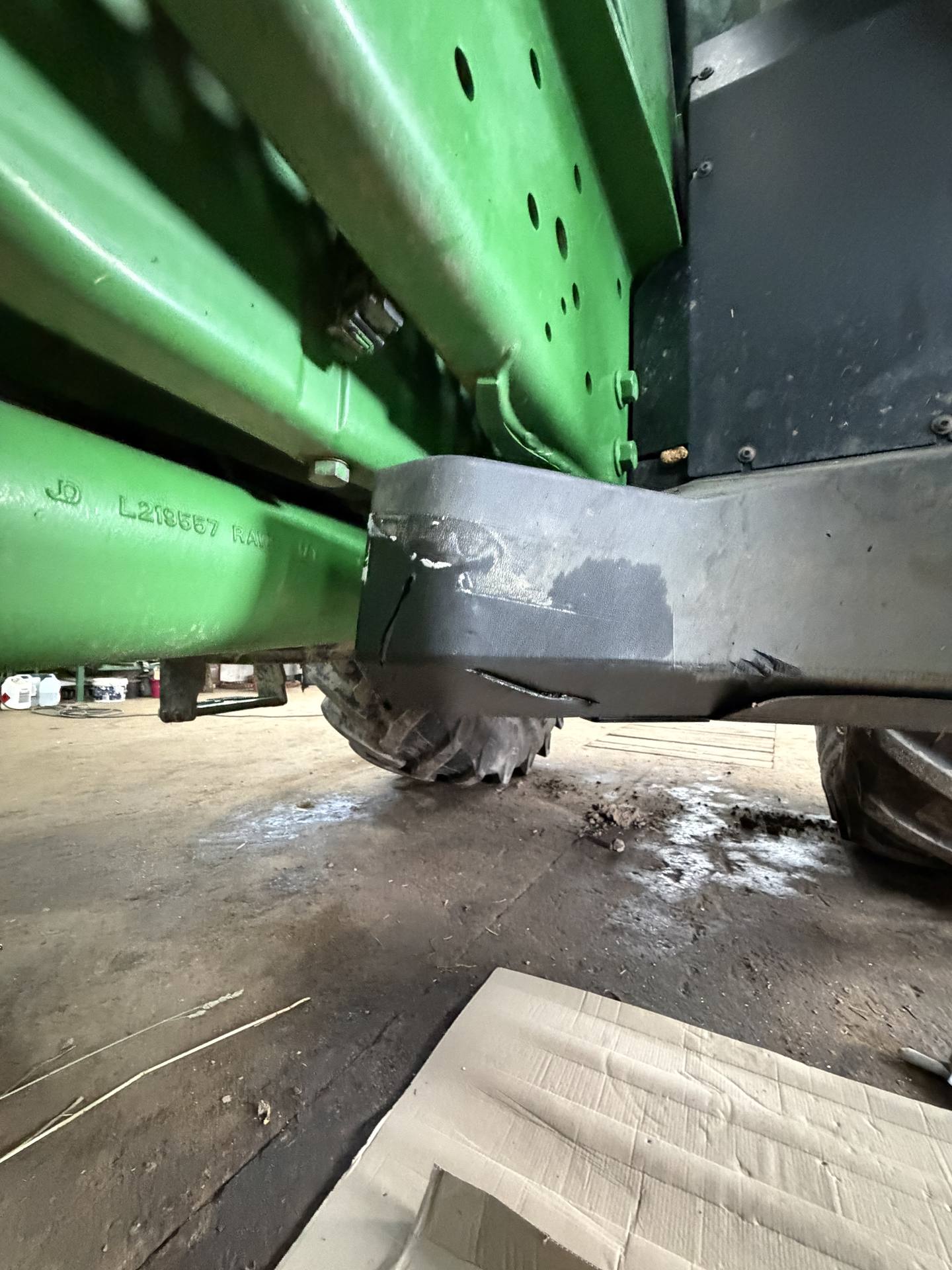 Foto 26 der Reparatur — Kraftstofftank-Reparatur John Deere 6195M — Zajdy