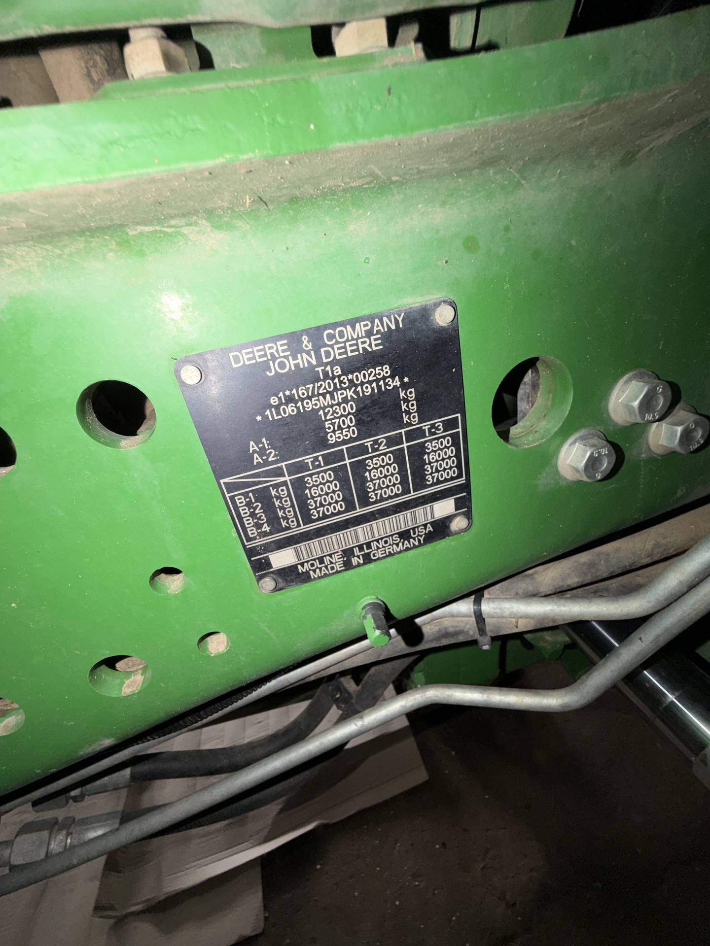 Foto 32 der Reparatur — Kraftstofftank-Reparatur John Deere 6195M — Zajdy
