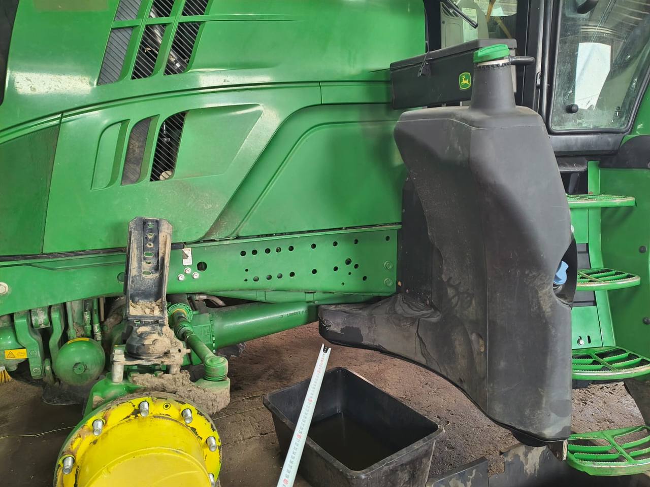 Foto 28 der Reparatur — Kraftstofftank-Reparatur John Deere 6195M — Zajdy