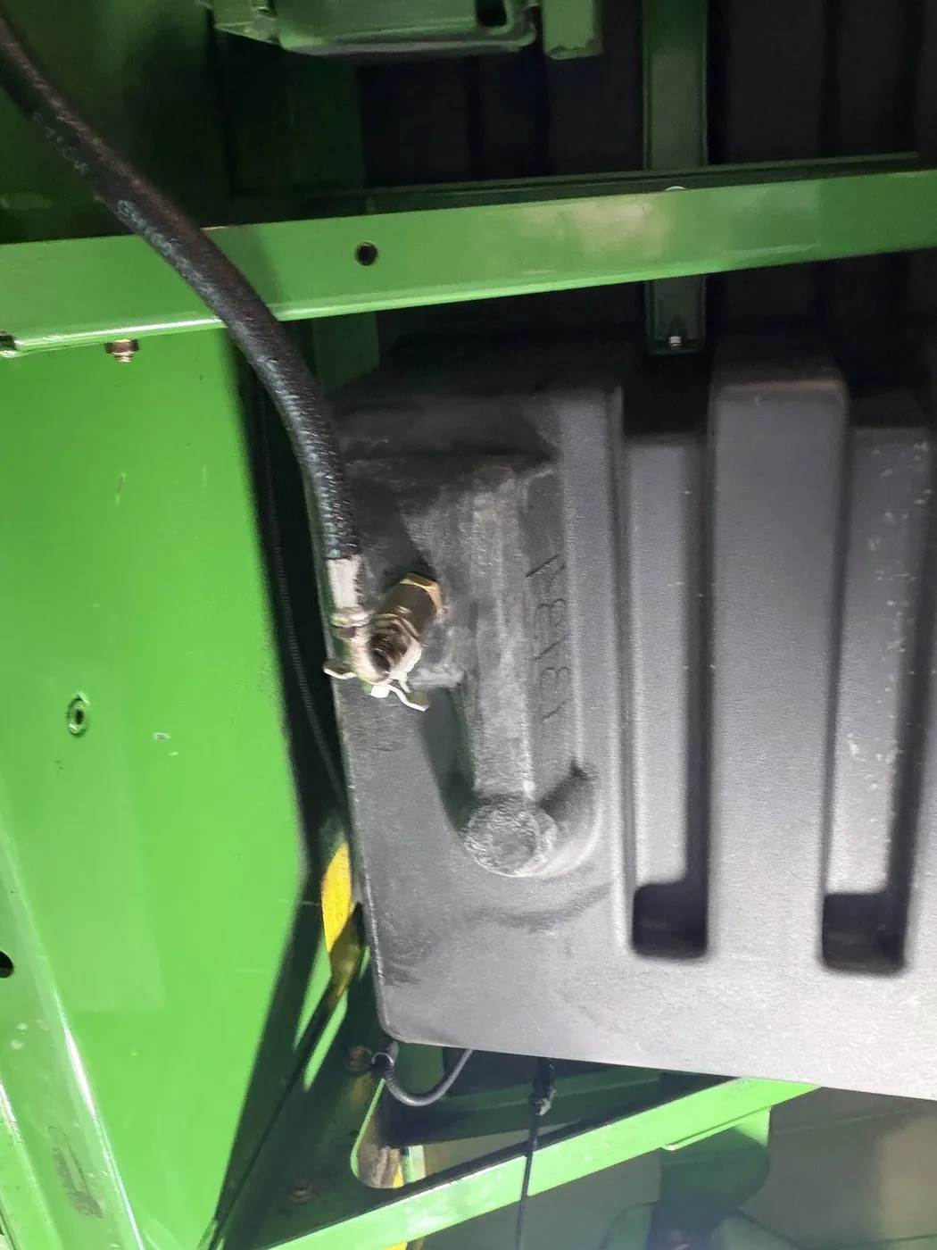Foto 8 der Reparatur — Kraftstofftank-Reparatur John Deere 9640 — Bronikowo