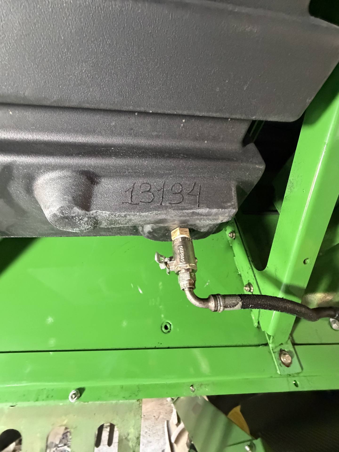 Foto 21 der Reparatur — Kraftstofftank-Reparatur John Deere 9640 — Bronikowo