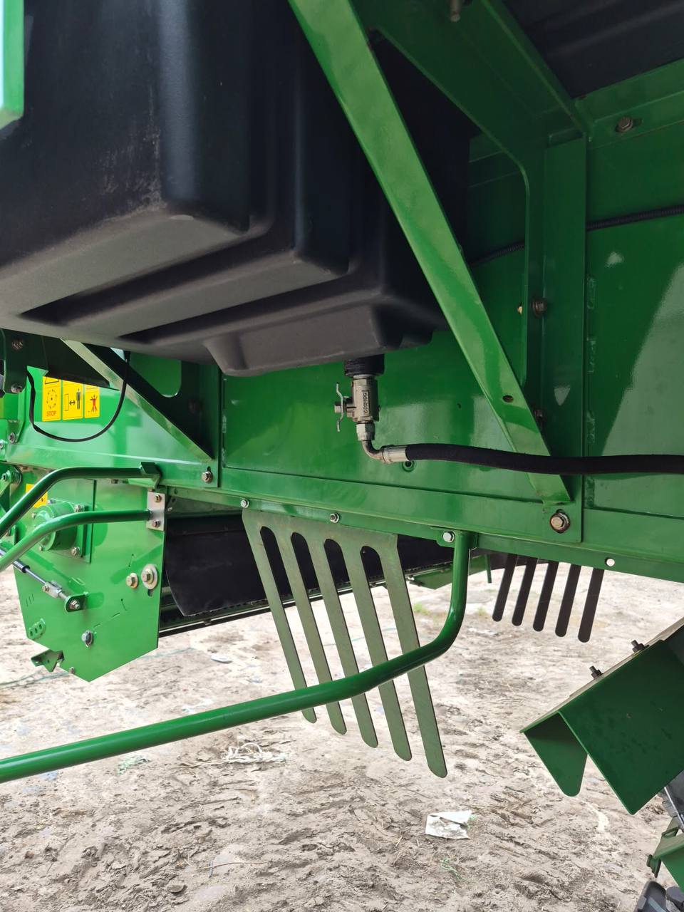 Foto 24 der Reparatur — Kraftstofftank-Reparatur John Deere 9640 — Bronikowo