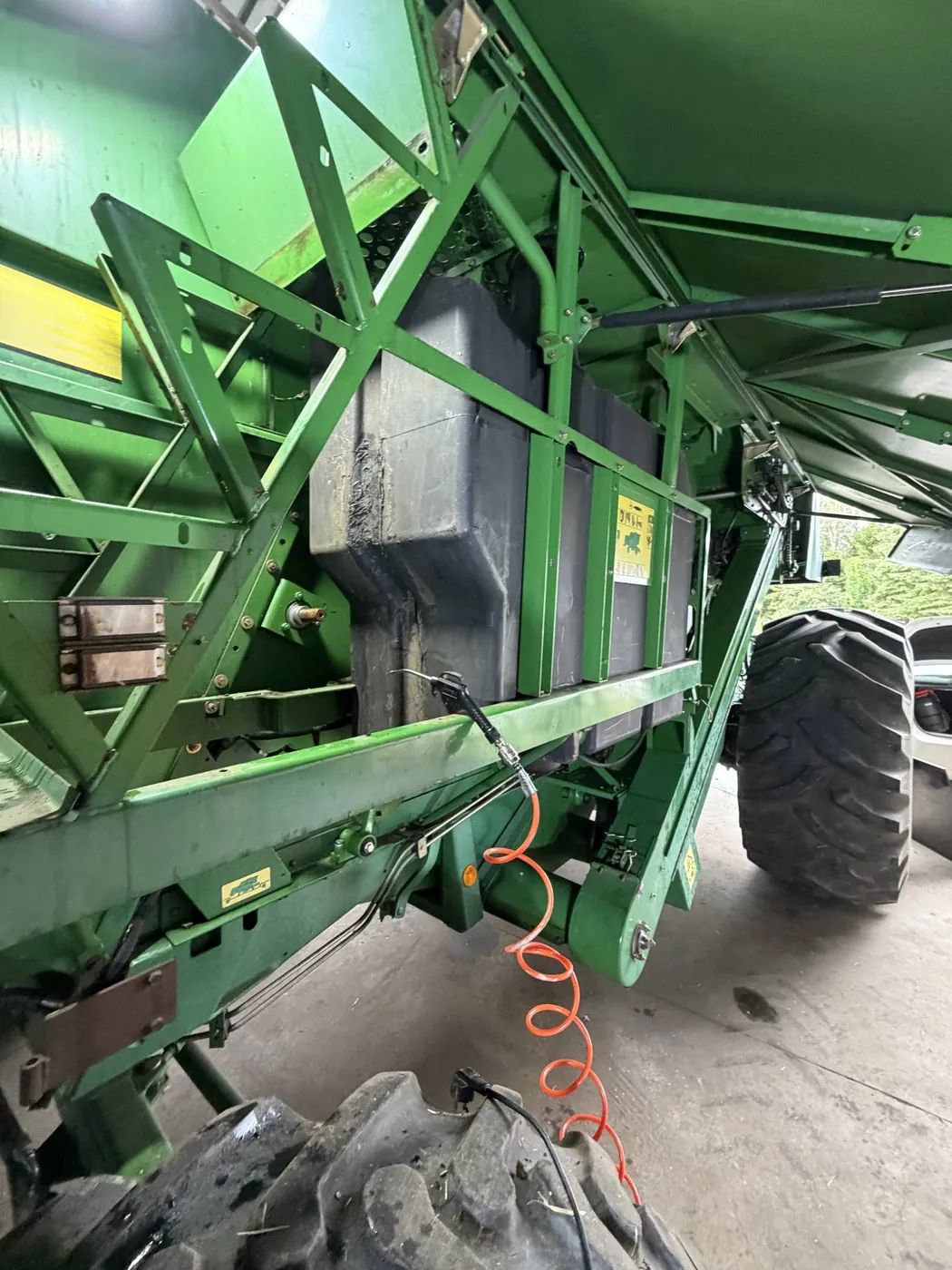 Foto 3 der Reparatur — Kraftstofftank-Reparatur John Deere 1550 — Wiklewo