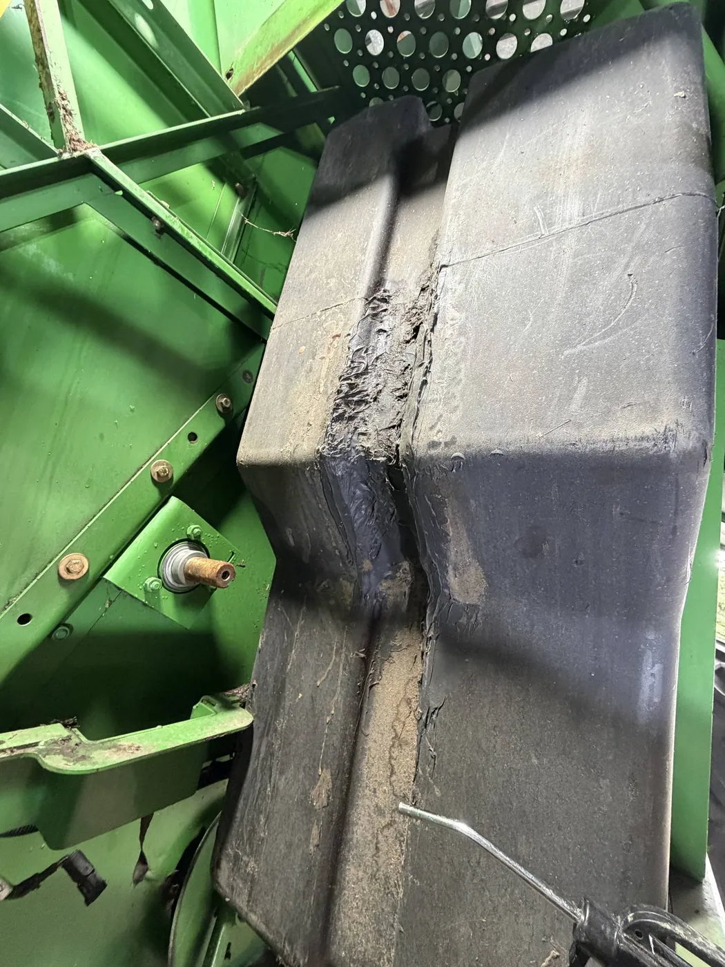 Foto 5 der Reparatur — Kraftstofftank-Reparatur John Deere 1550 — Wiklewo