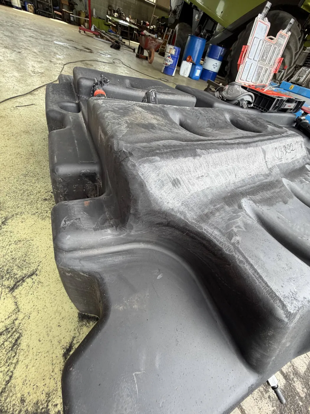 Foto 9 der Reparatur — Kraftstofftank-Reparatur Claas Lexion 560 — Jamy