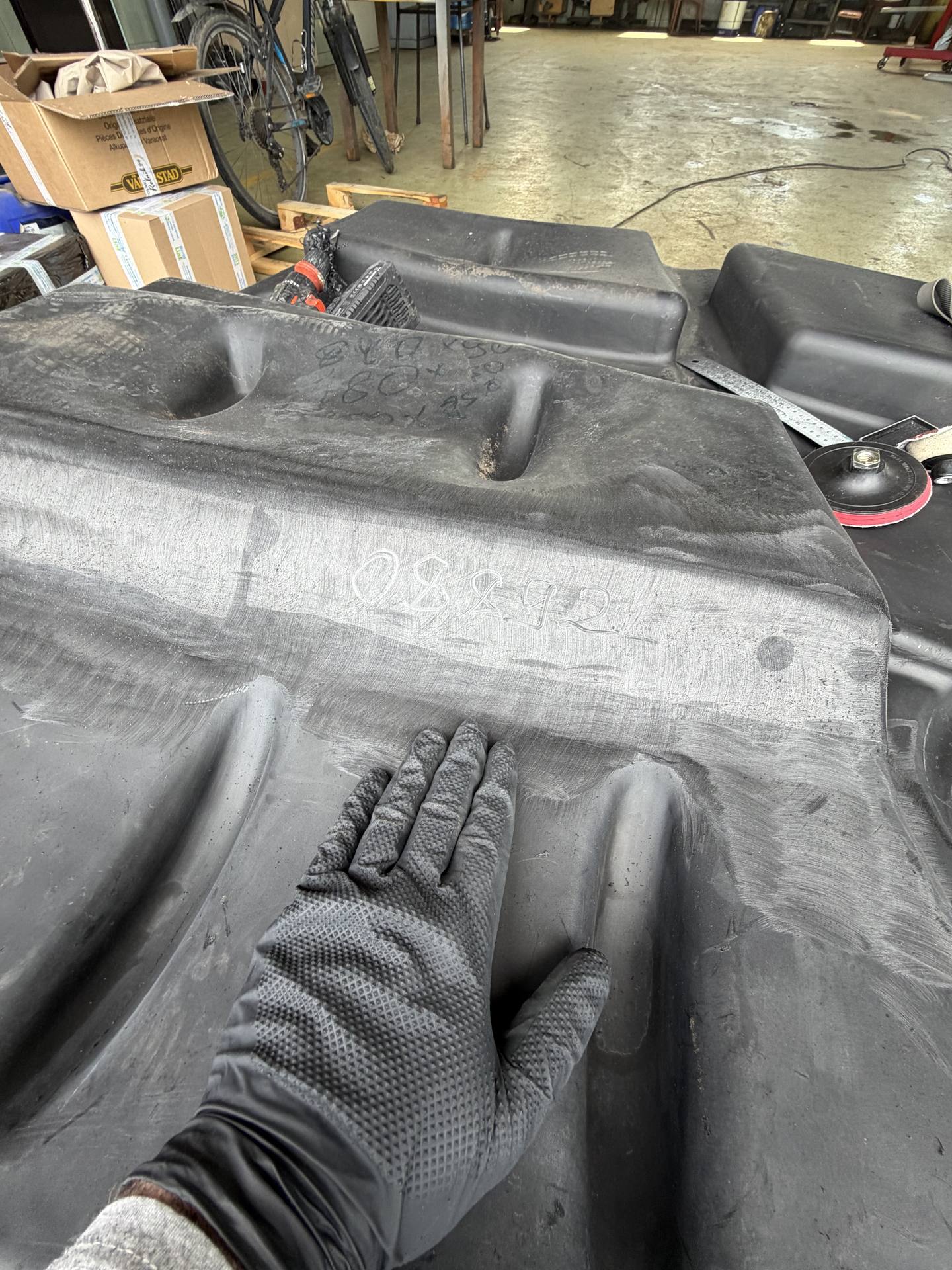 Foto 16 der Reparatur — Kraftstofftank-Reparatur Claas Lexion 560 — Jamy