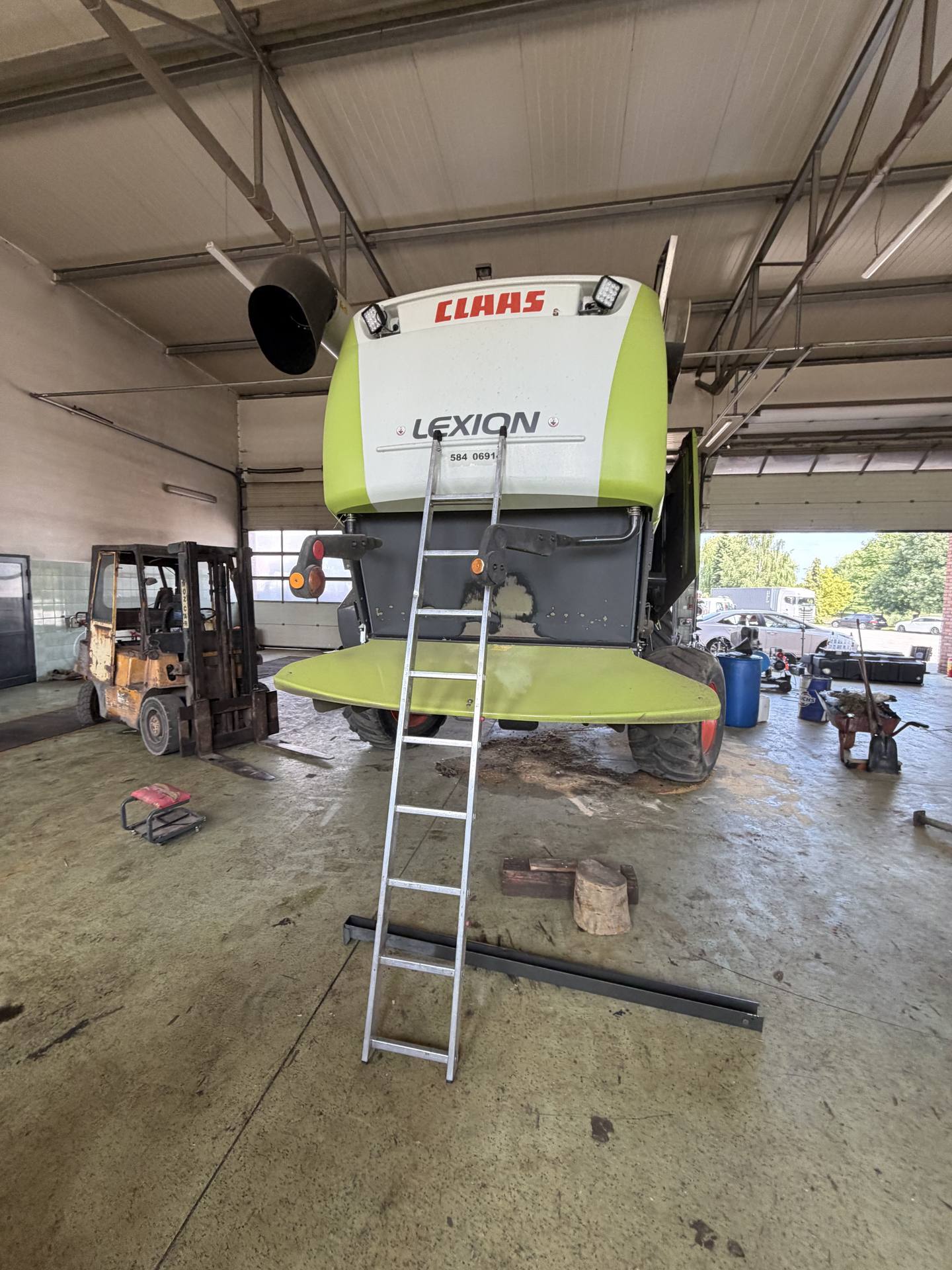 Foto 22 der Reparatur — Kraftstofftank-Reparatur Claas Lexion 560 — Jamy