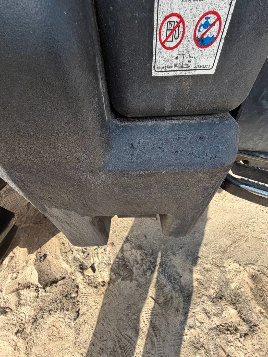 Foto 7 der Reparatur — Kraftstofftank-Reparatur Case Farmall 90C — Gródek Rządowy