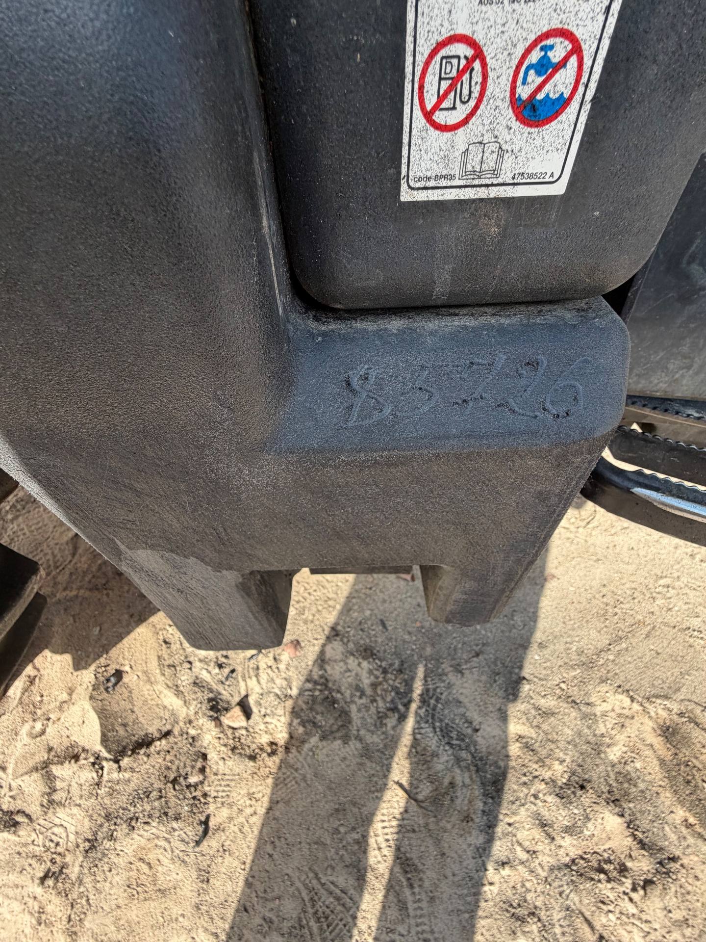 Foto 12 der Reparatur — Kraftstofftank-Reparatur Case Farmall 90C — Gródek Rządowy