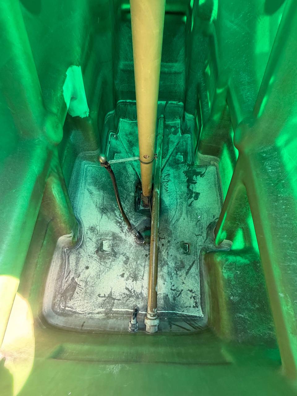 Foto 17 der Reparatur — Spritzentank-Reparatur Berthoud Racer — Karmelita