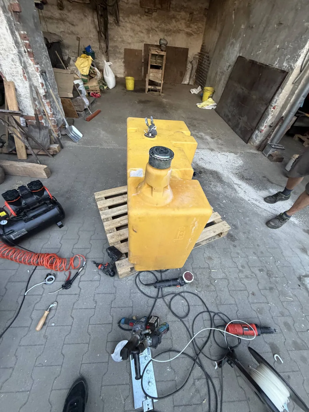 Foto 10 der Reparatur — Kraftstofftank-Reparatur New Holland TC56 — Opole