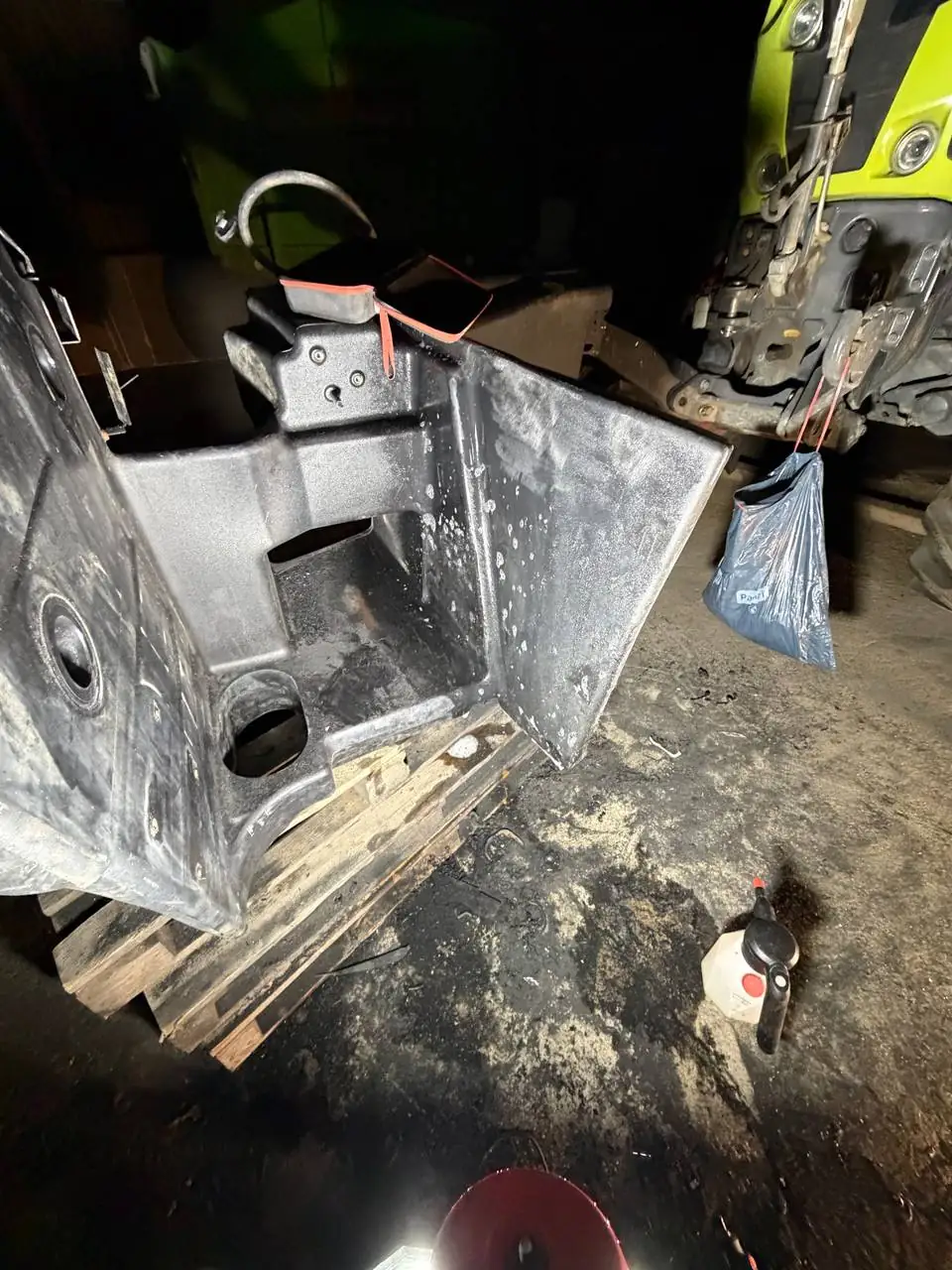 Foto 15 der Reparatur — Kraftstofftank-Reparatur Claas Aksion 870 — Jerka