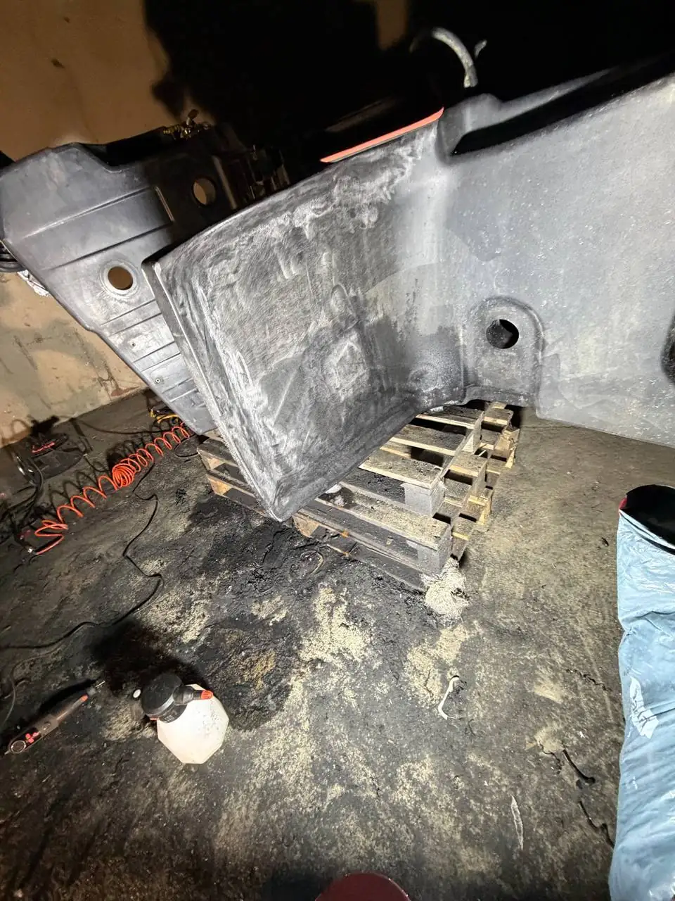 Foto 16 der Reparatur — Kraftstofftank-Reparatur Claas Aksion 870 — Jerka