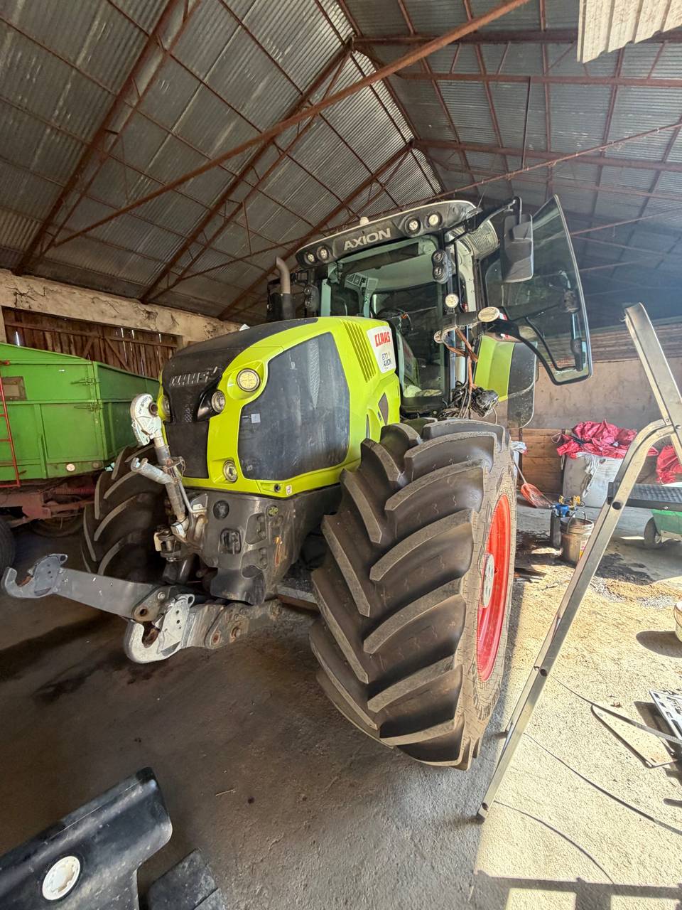 Foto 34 der Reparatur — Kraftstofftank-Reparatur Claas Aksion 870 — Jerka