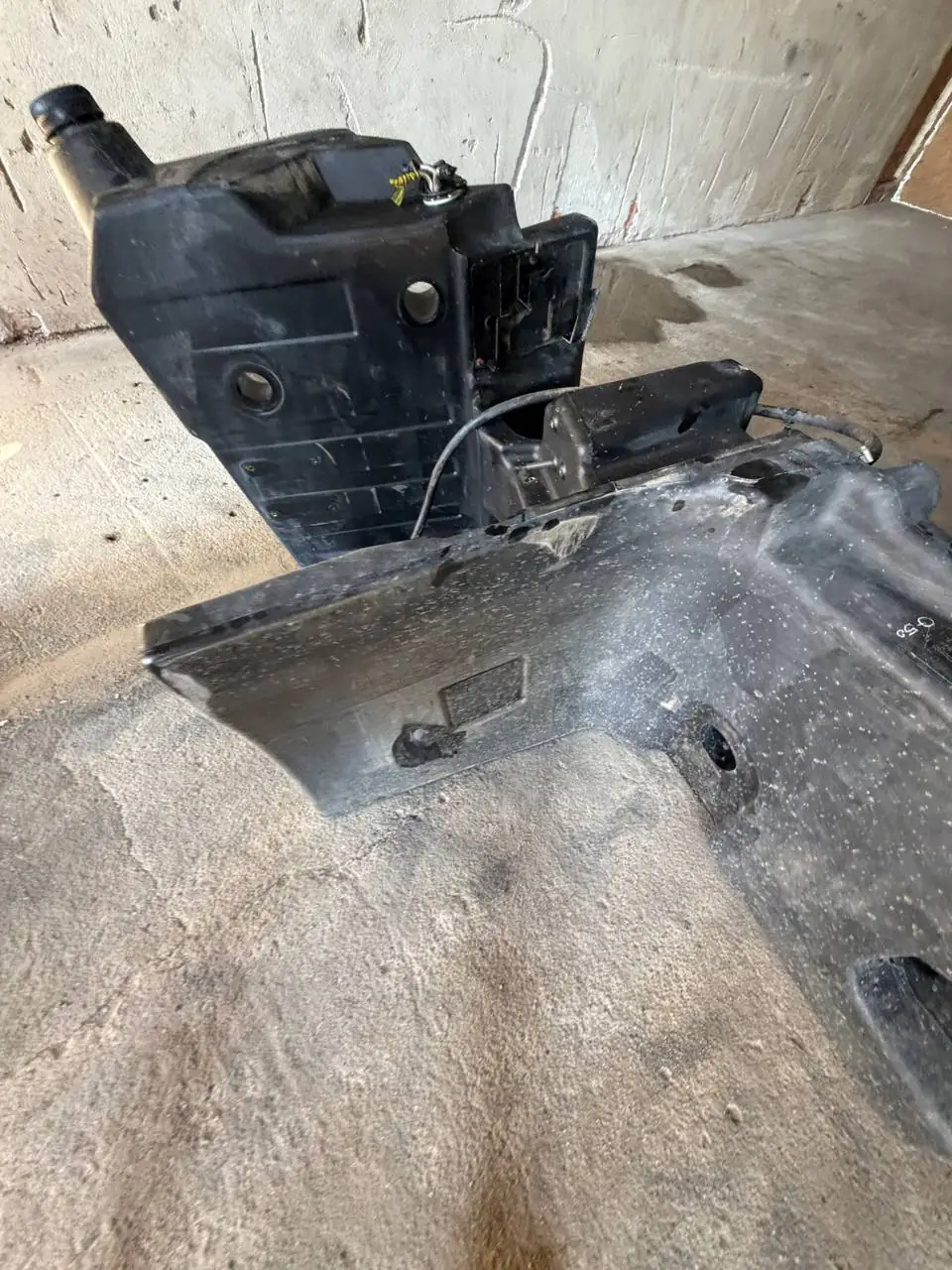 Foto 5 der Reparatur — Kraftstofftank-Reparatur Claas Aksion 870 — Jerka