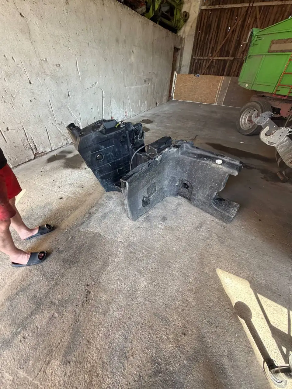 Foto 4 der Reparatur — Kraftstofftank-Reparatur Claas Aksion 870 — Jerka