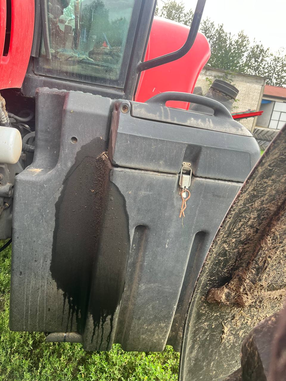 Foto 3 der Reparatur — Kraftstofftank-Reparatur Massey Ferguson