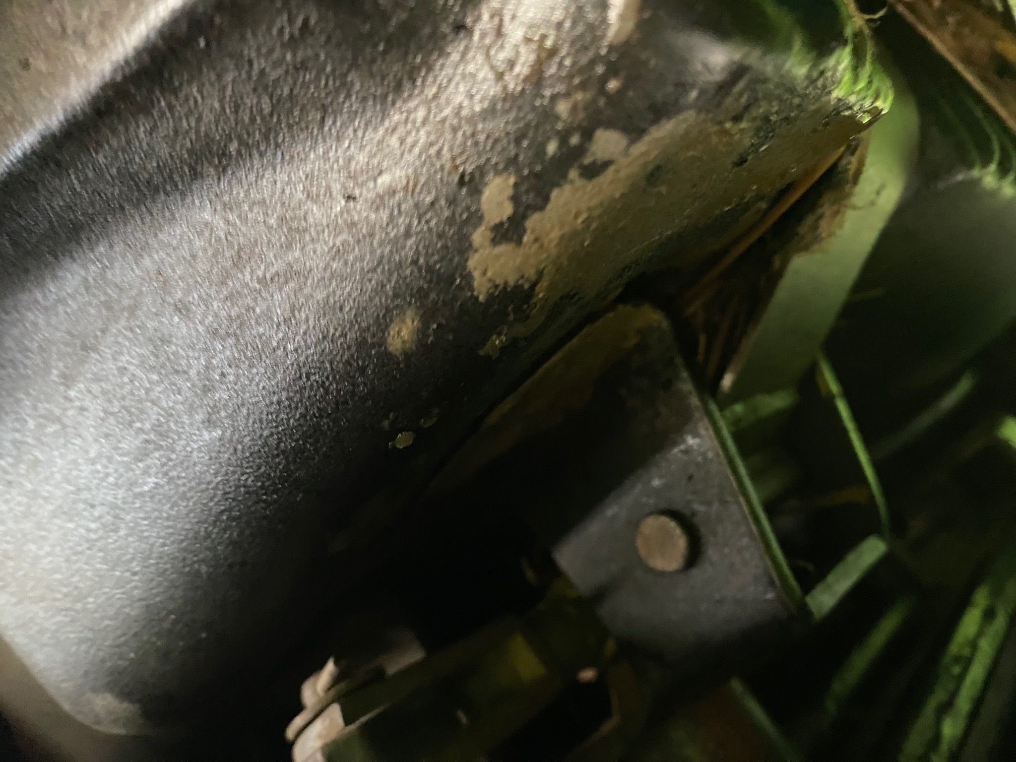 Foto 5 der Reparatur — Kraftstofftank-Reparatur Same Roller 60 — Podpniewki
