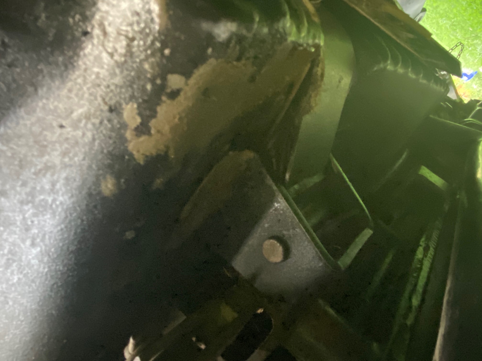 Foto 7 der Reparatur — Kraftstofftank-Reparatur Same Roller 60 — Podpniewki