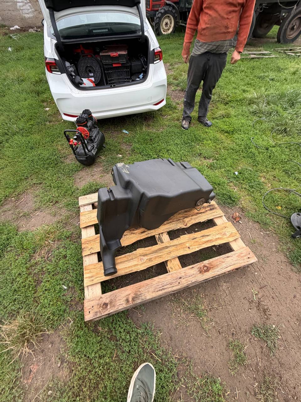 Foto 14 der Reparatur — Kraftstofftank-Reparatur Same Roller 60 — Podpniewki
