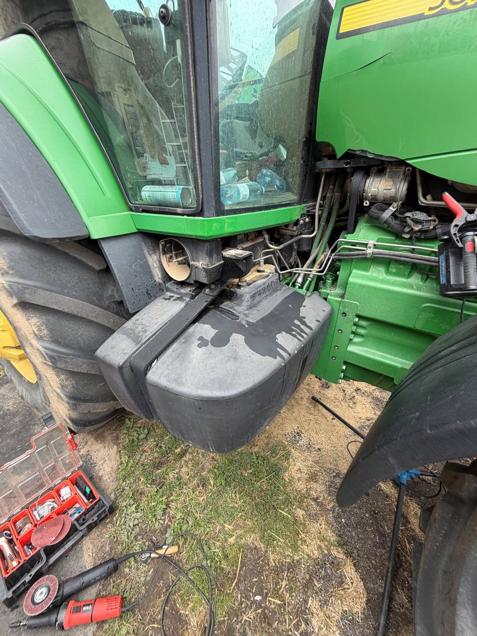 Kraftstofftank — John Deere 8330