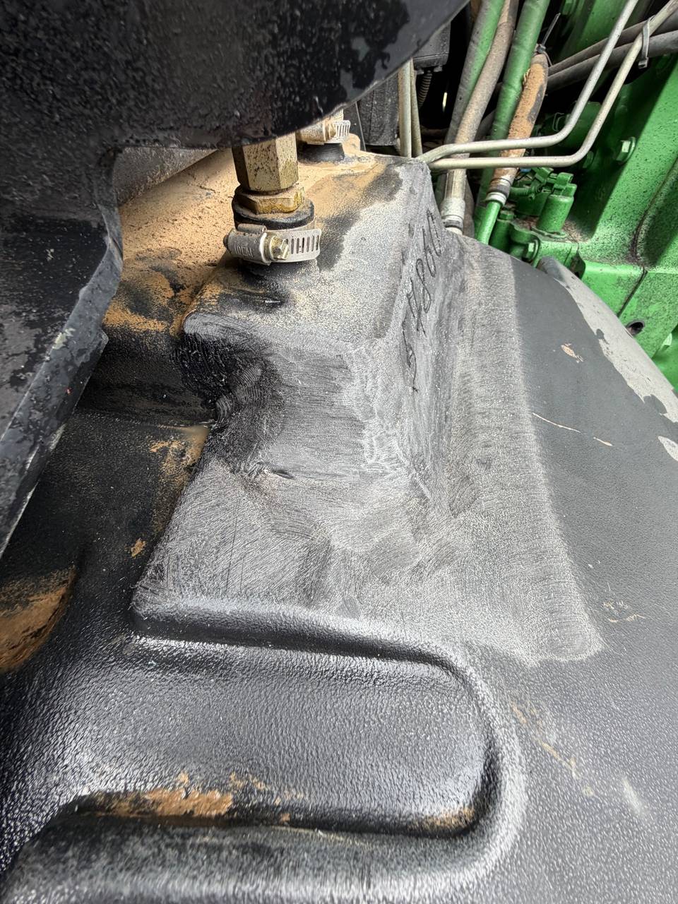 Foto 14 der Reparatur — Kraftstofftank-Reparatur John Deere 8330 — Uniejowice
