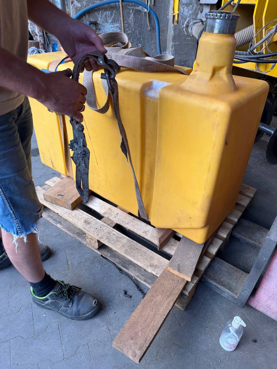 Foto 8 der Reparatur — Kraftstofftank-Reparatur New Holland TC56 — Opole — August 2026
