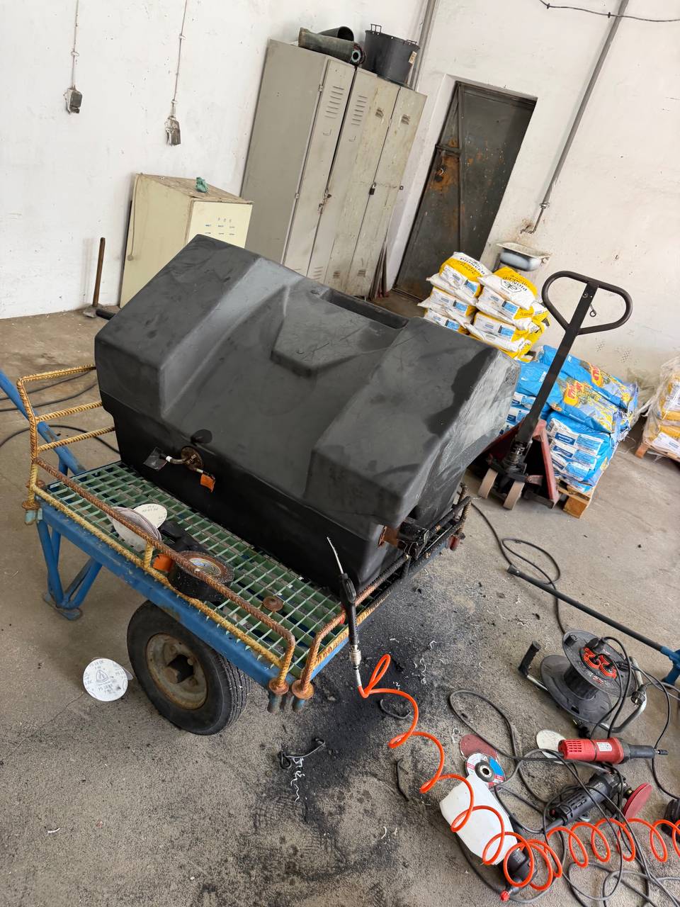 Foto 14 der Reparatur — Kraftstofftank-Reparatur Case Magnum 7220