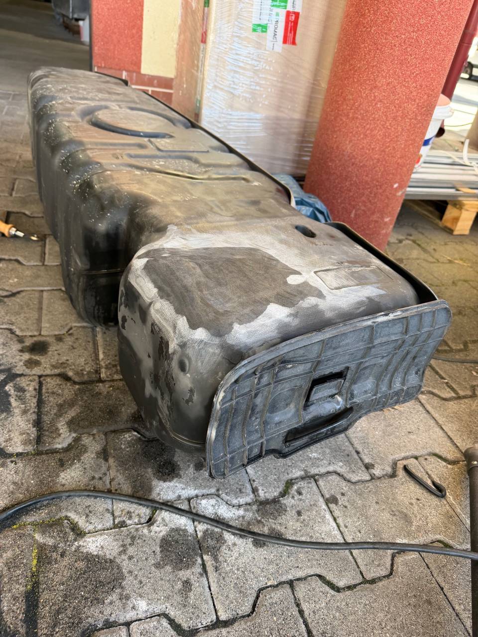 Foto 11 der Reparatur — Kraftstofftank-Reparatur Cadillac Escalade