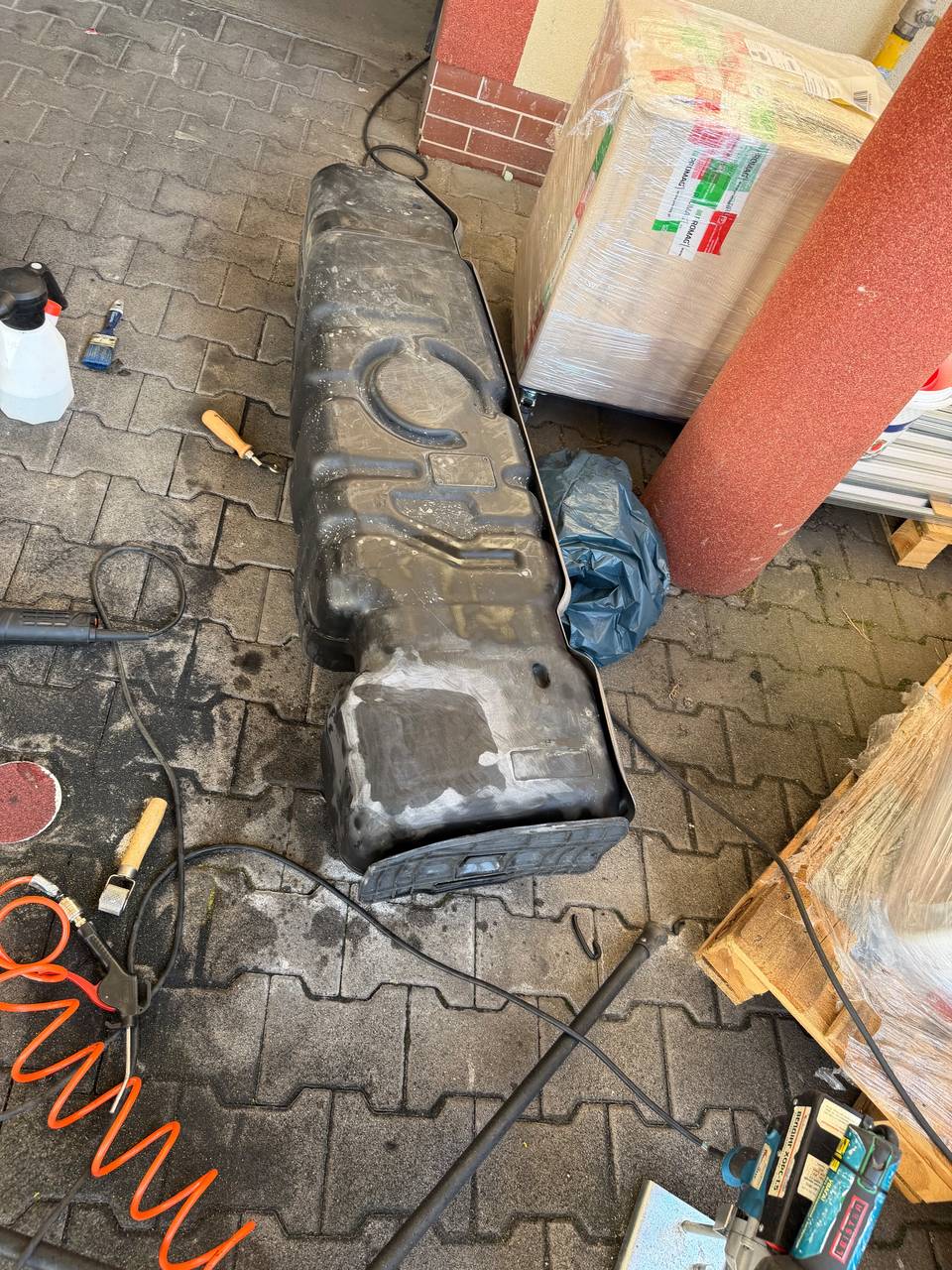 Foto 10 der Reparatur — Kraftstofftank-Reparatur Cadillac Escalade