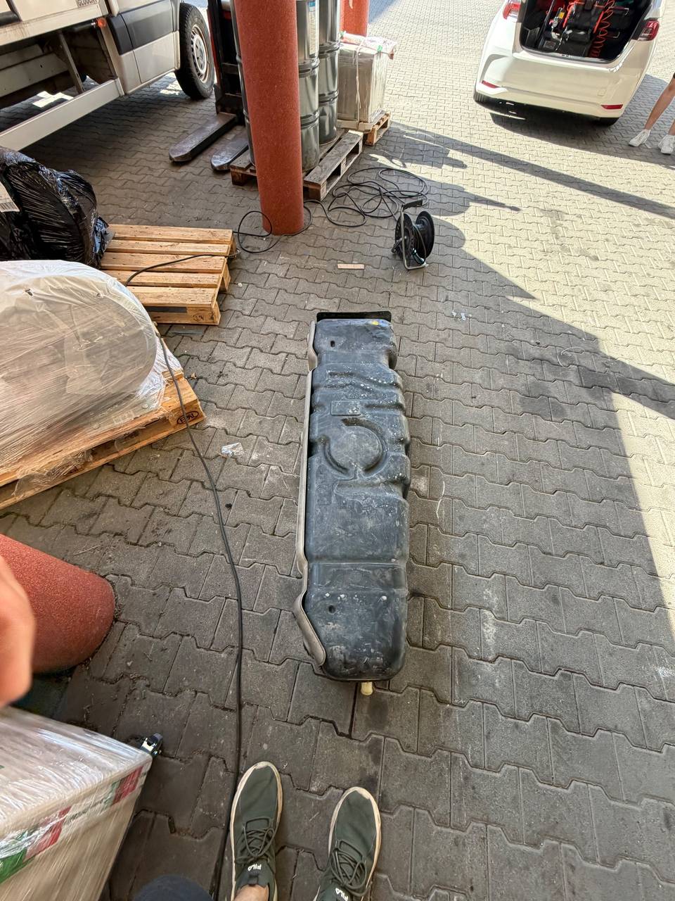 Foto 9 der Reparatur — Kraftstofftank-Reparatur Cadillac Escalade
