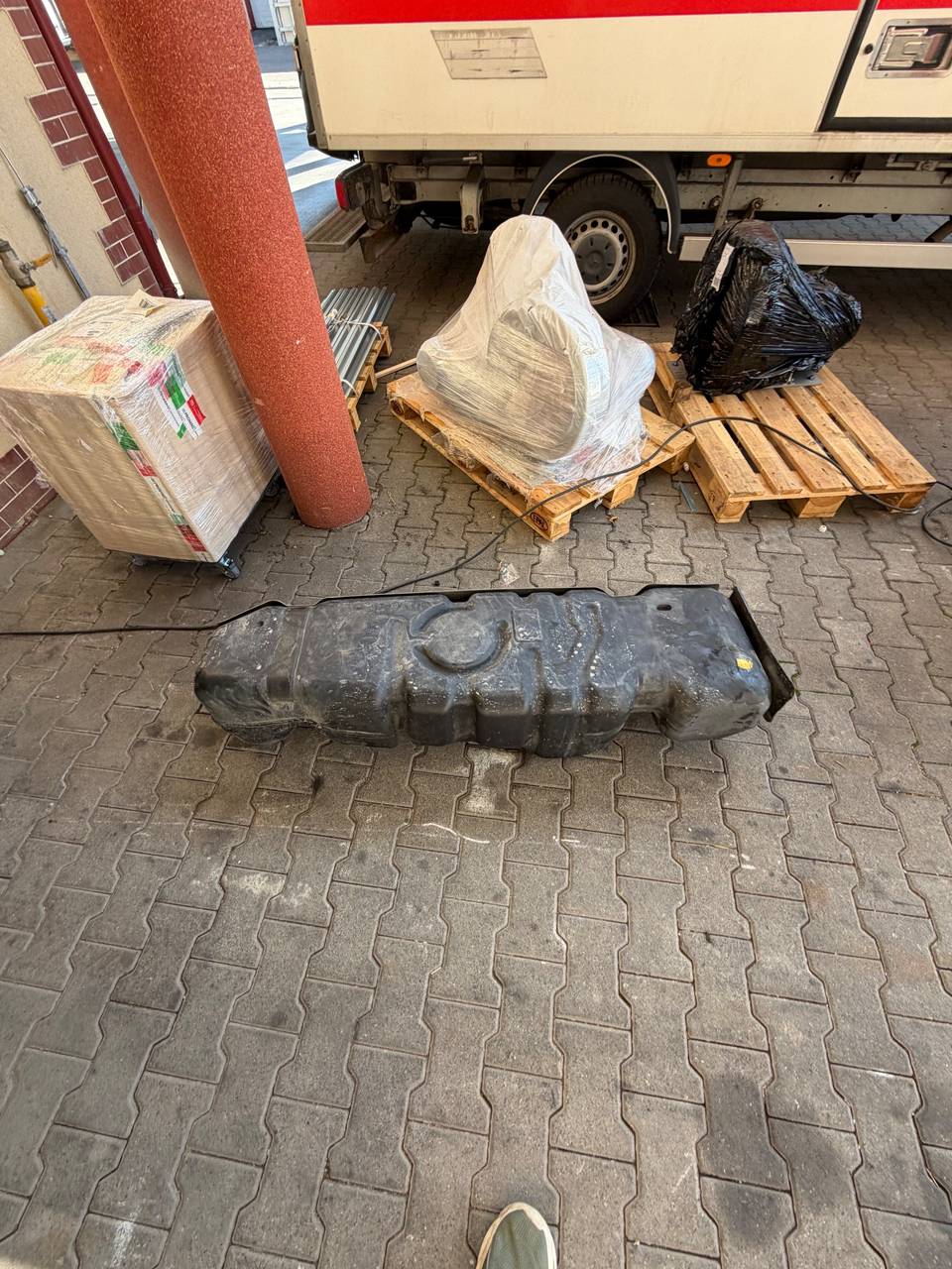 Foto 8 der Reparatur — Kraftstofftank-Reparatur Cadillac Escalade