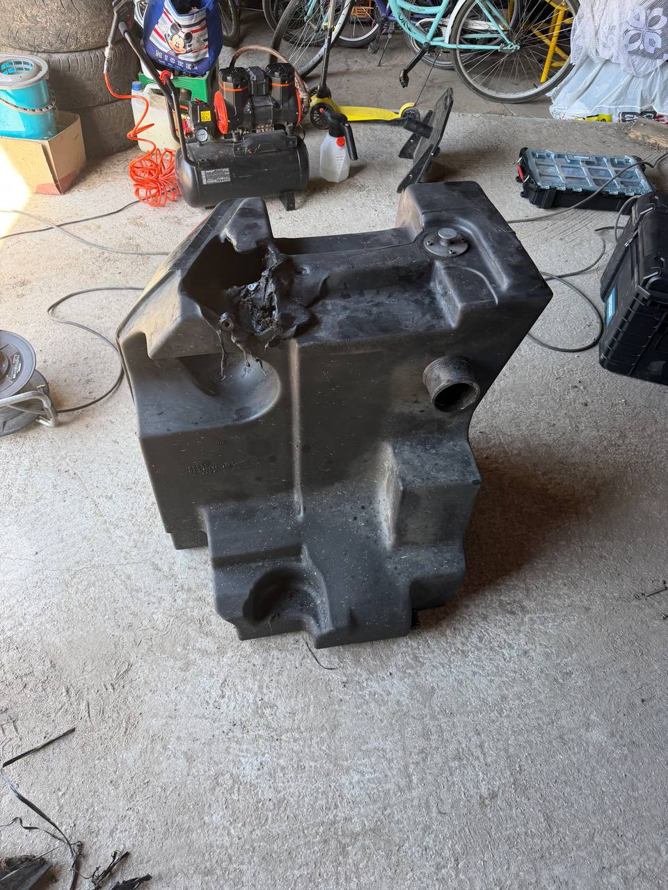 Foto 9 der Reparatur — Kraftstofftank-Reparatur Fendt 900 — September 2026