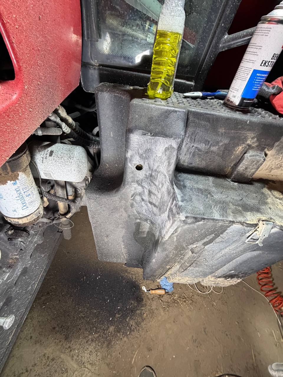 Foto 10 der Reparatur — Kraftstofftank-Reparatur Massey Ferguson 6485