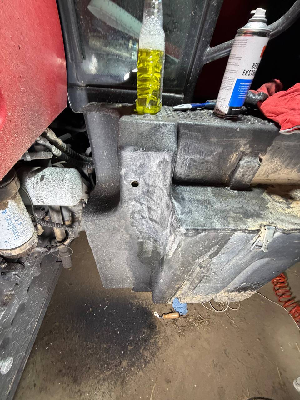Foto 9 der Reparatur — Kraftstofftank-Reparatur Massey Ferguson 6485
