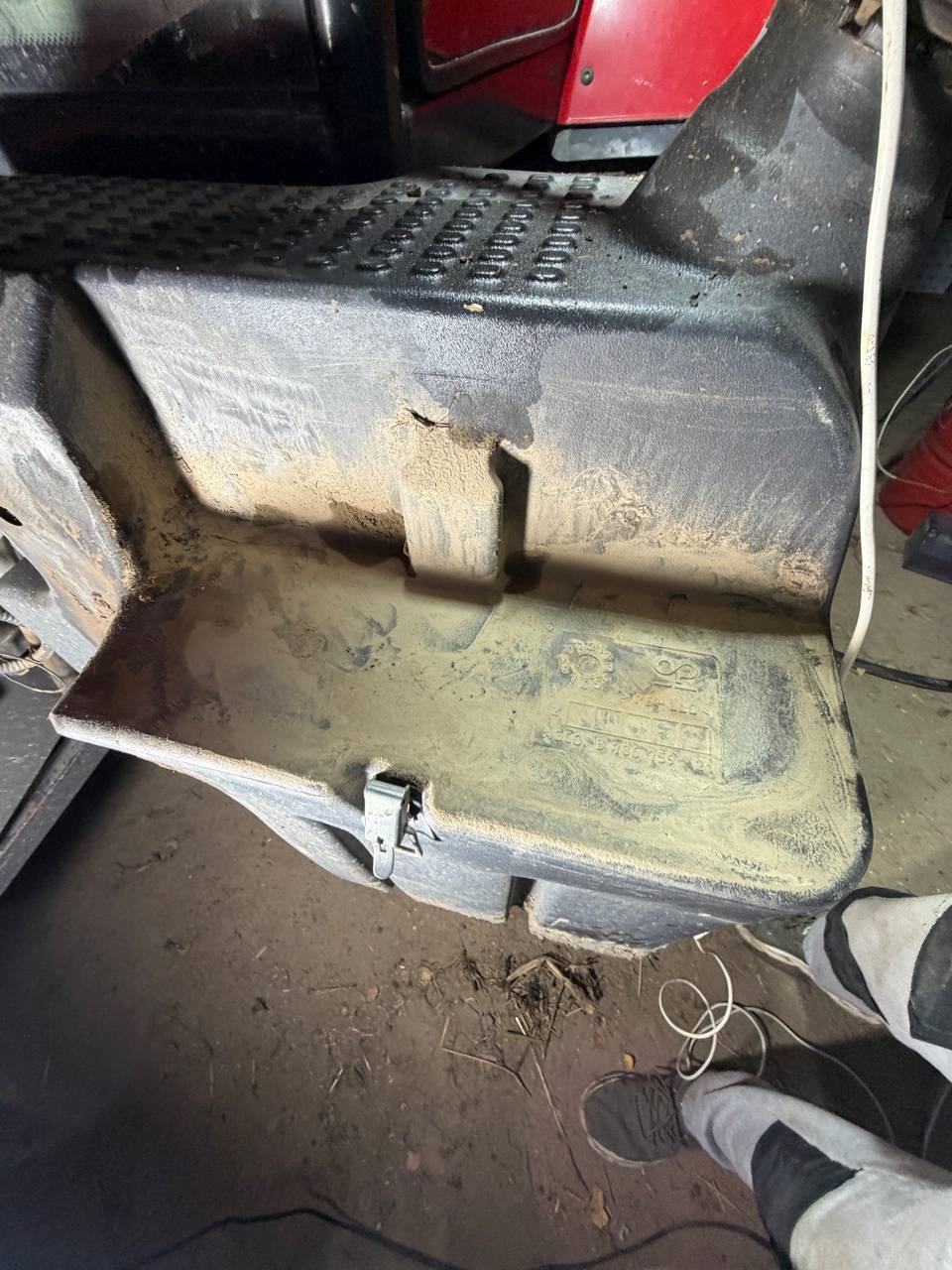 Foto 2 der Reparatur — Kraftstofftank-Reparatur Massey Ferguson 6485