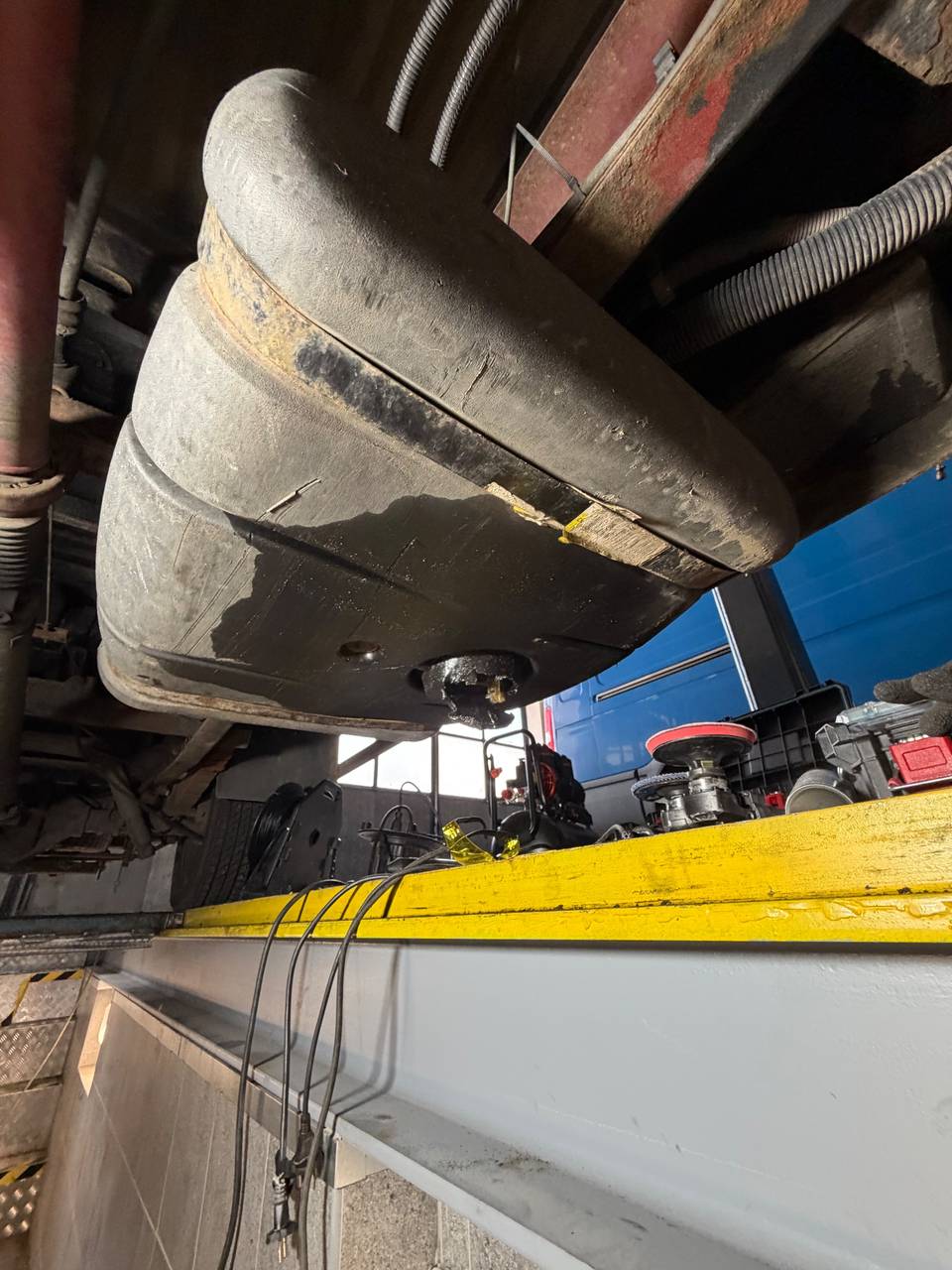 Foto 4 der Reparatur — Kraftstofftank-Reparatur am PKW — September 2026