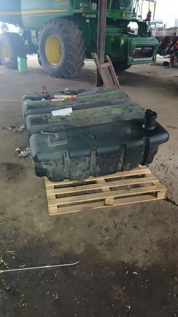 Foto 5 der Reparatur — Kraftstofftank-Reparatur John Deere — Juli 2025