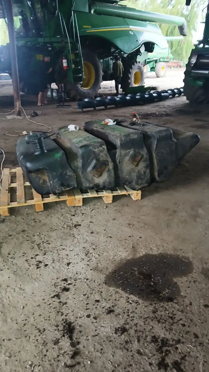 Foto 6 der Reparatur — Kraftstofftank-Reparatur John Deere — Juli 2025