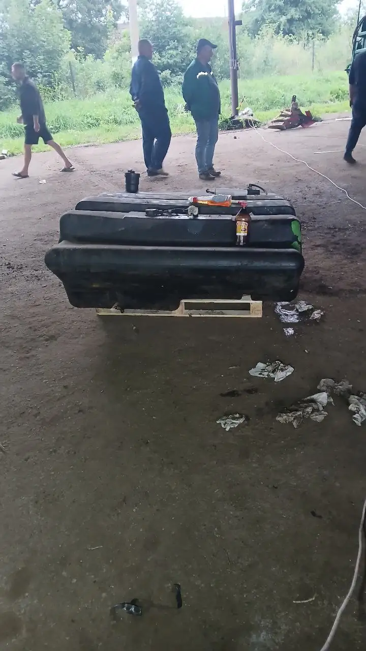 Foto 7 der Reparatur — Kraftstofftank-Reparatur John Deere — Juli 2025