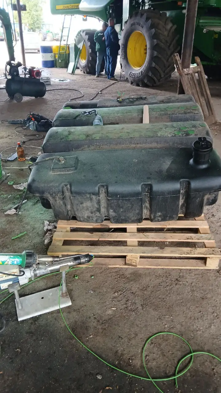 Foto 12 der Reparatur — Kraftstofftank-Reparatur John Deere — Juli 2025