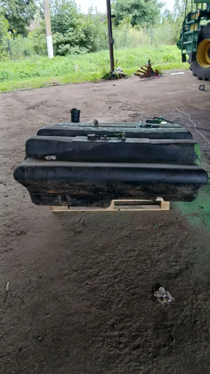 Foto 11 der Reparatur — Kraftstofftank-Reparatur John Deere — Juli 2025