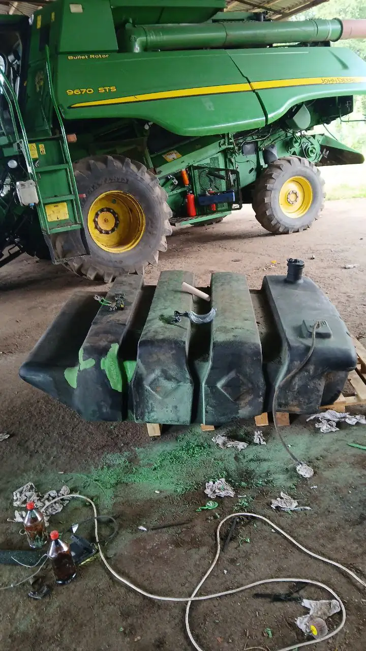 Foto 8 der Reparatur — Kraftstofftank-Reparatur John Deere — Juli 2025