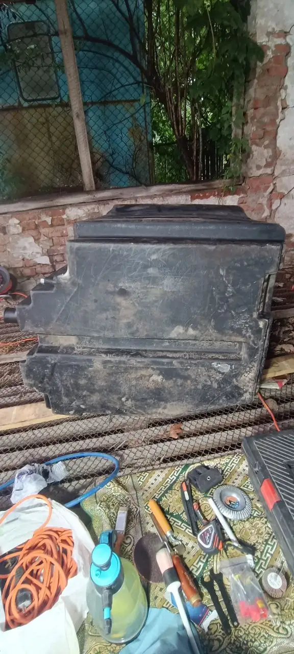 Foto 9 der Reparatur — Kraftstofftank-Reparatur Case 340 — Risse, undicht